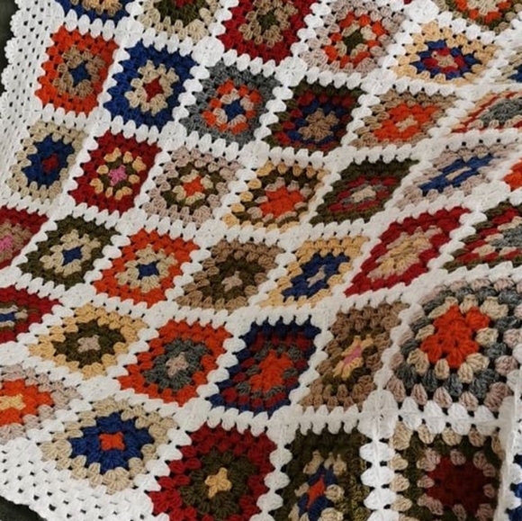 Granny square vintage style blanket - Picture 2 of 3